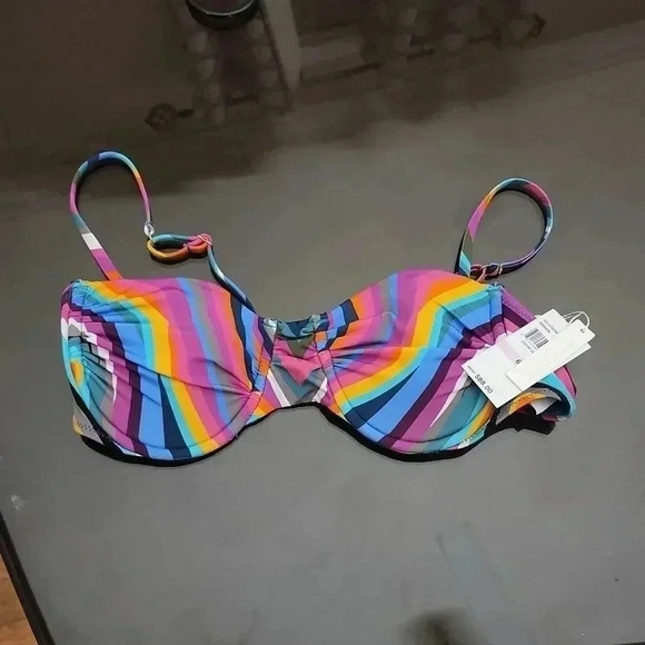 TRINA TURK SWIMSUIT TOP - Picture 1 of 4